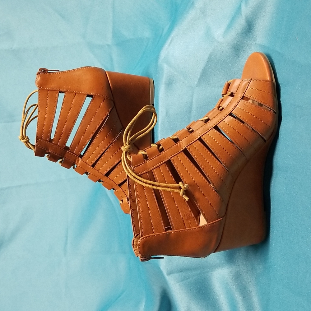 Gladiator style wedges - Picture 3 of 6